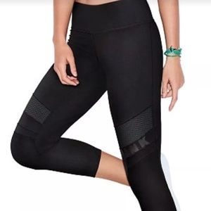 NWT PINK VS black cropped leggings
